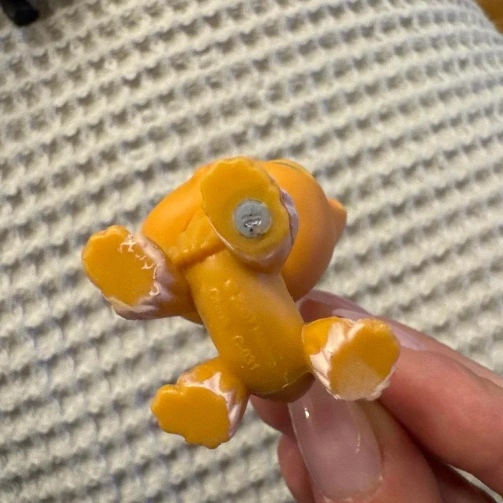 Littlest Pet Shop orange eyes littlest